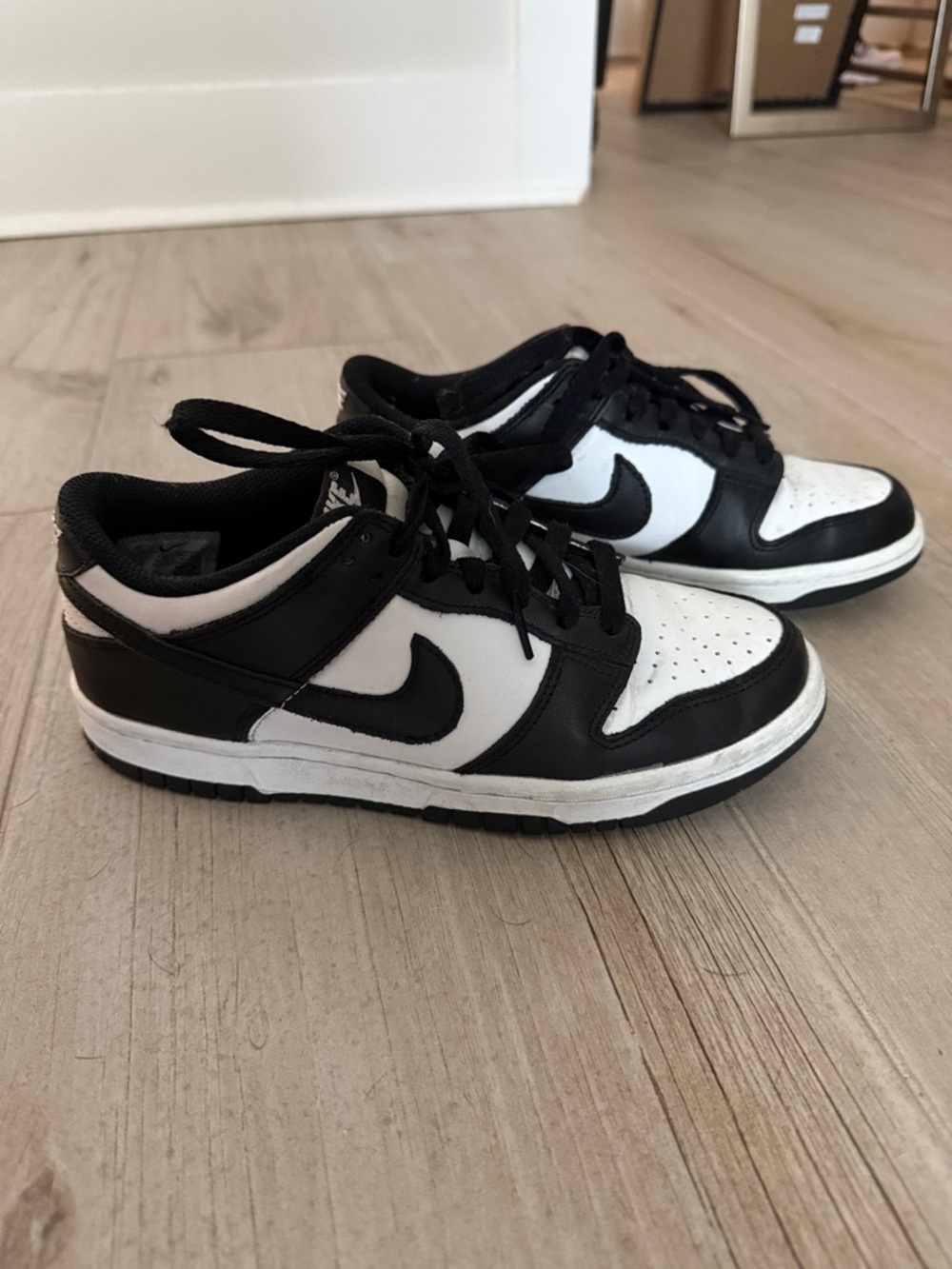 Nike Women’s Black and White Low-Top Panda Dunks Kids 5.5 Womens 7